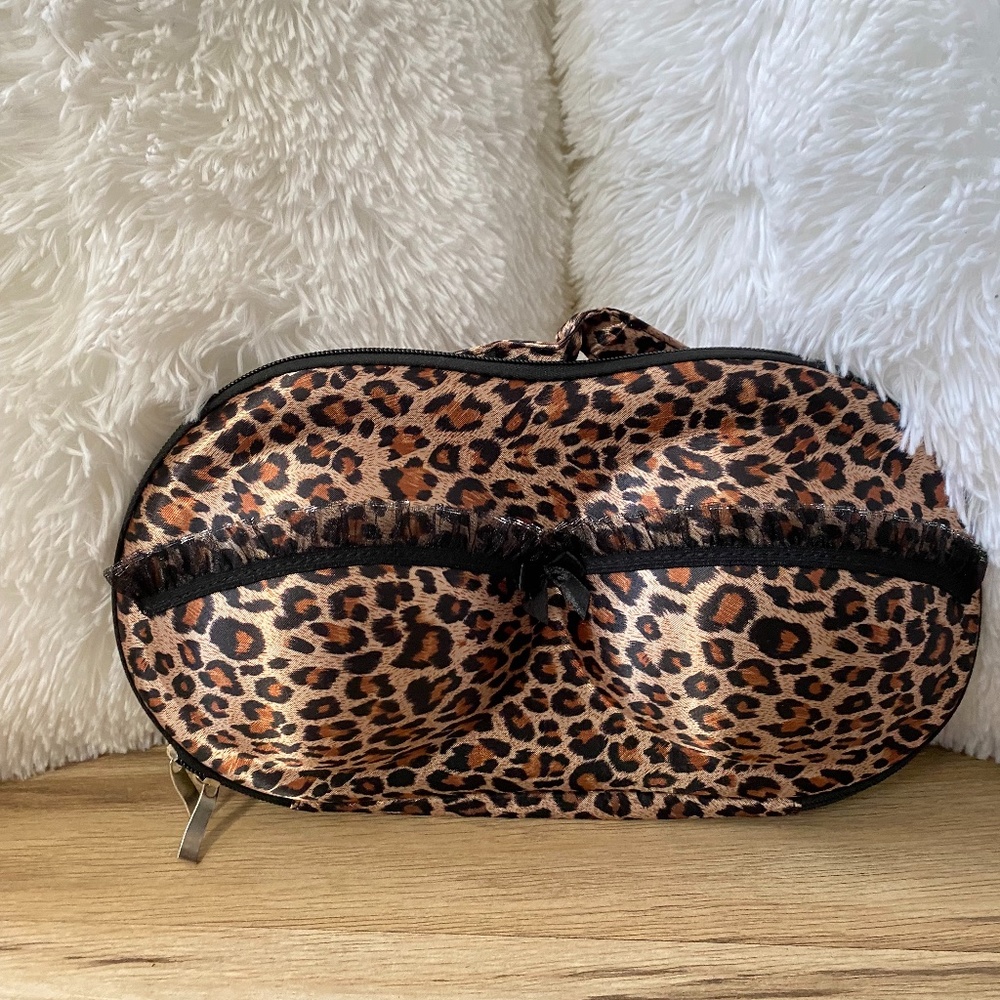 Portable Leopard Bra Storage